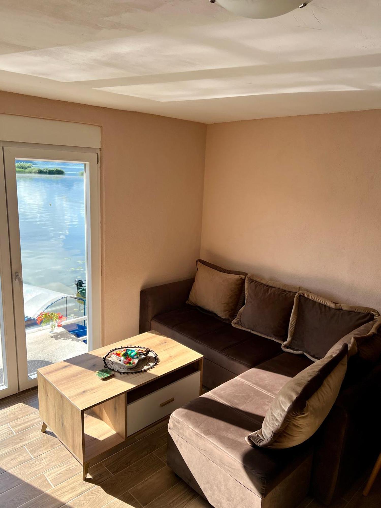 Lakeside Harmony Apartment Golubovci Exterior photo