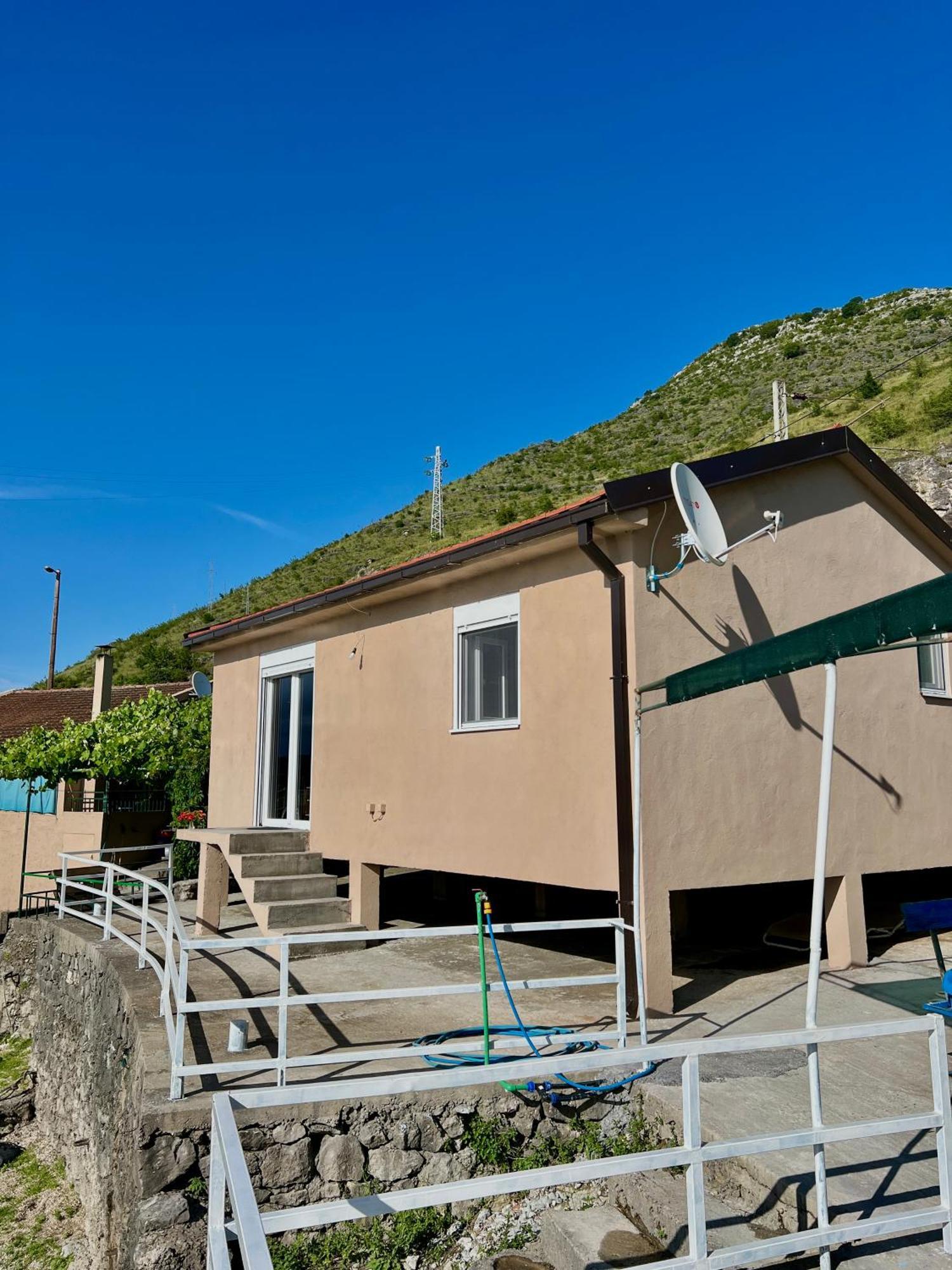 Lakeside Harmony Apartment Golubovci Exterior photo