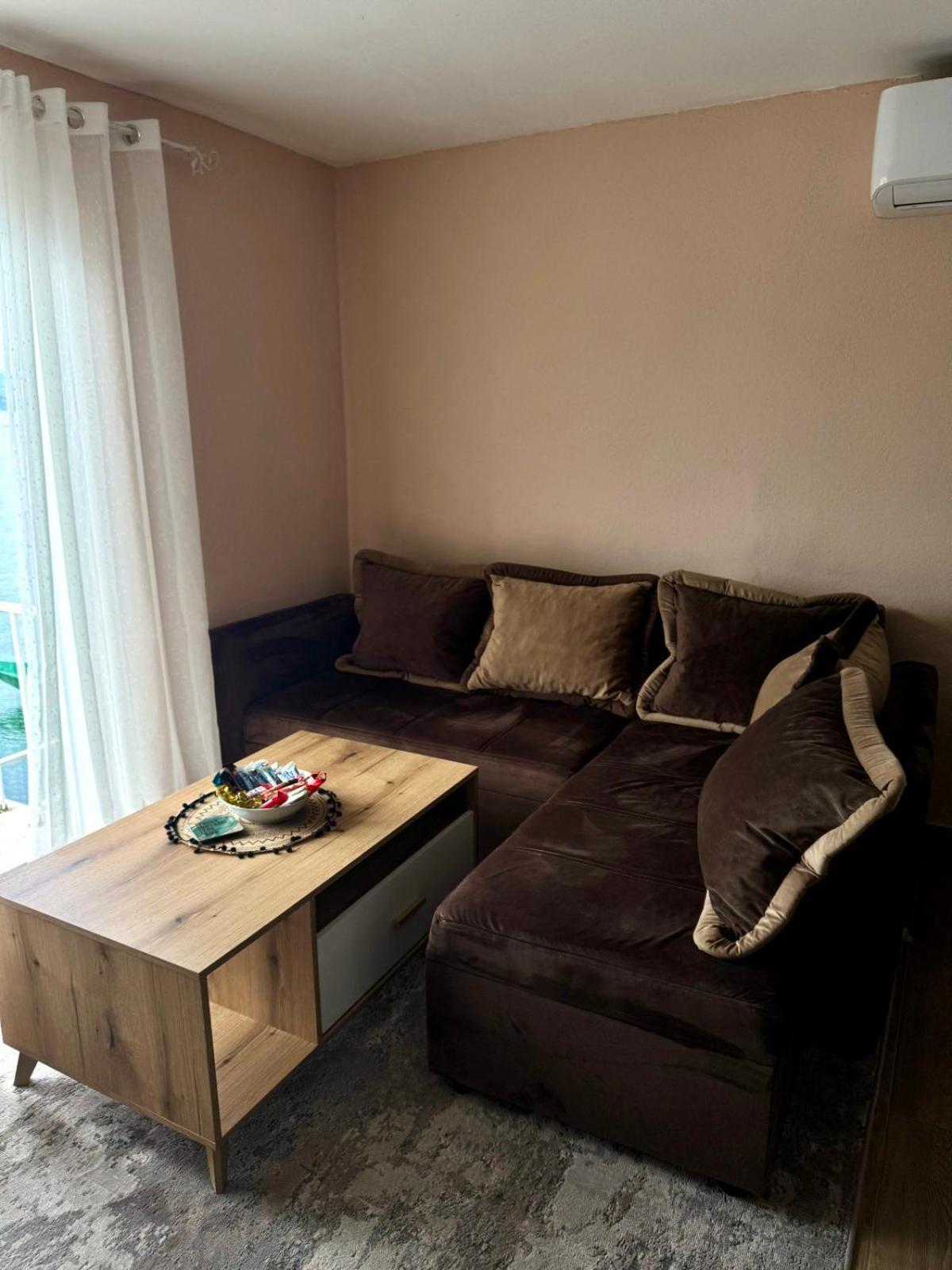 Lakeside Harmony Apartment Golubovci Exterior photo